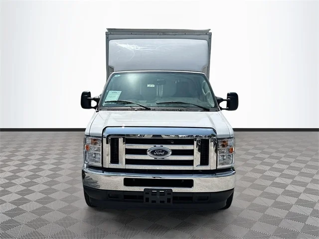 Ford E-350SD 12' Box Truck